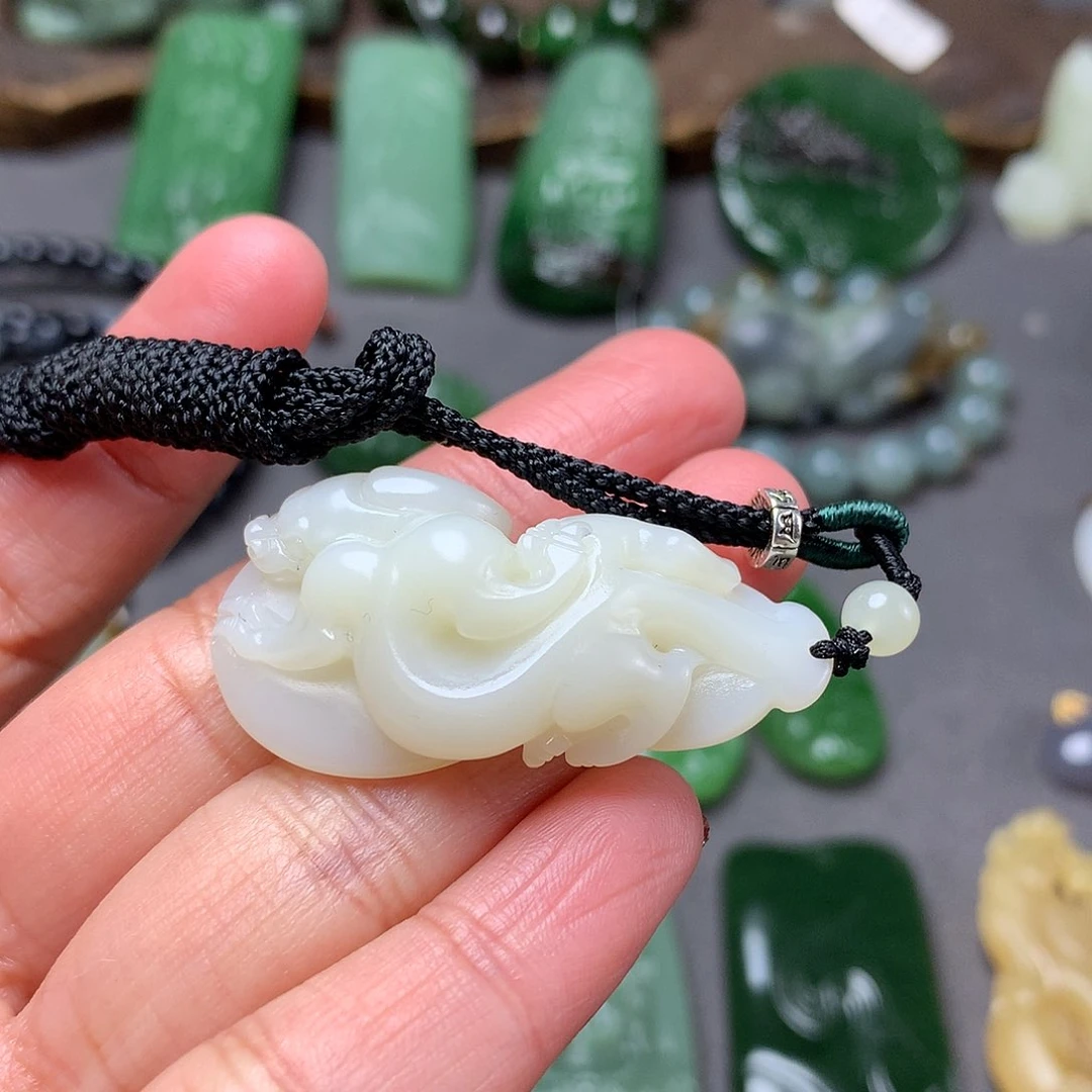 和田玉颈饰未镶嵌