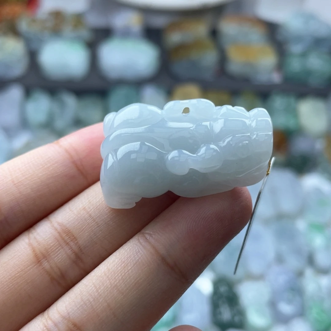 颈饰未镶嵌翡翠貔貅