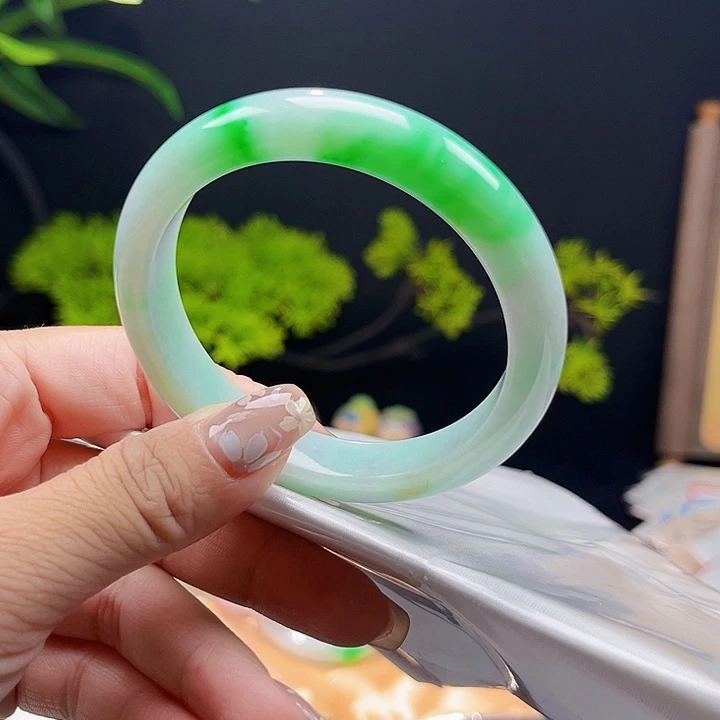 翡翠未镶嵌手镯54