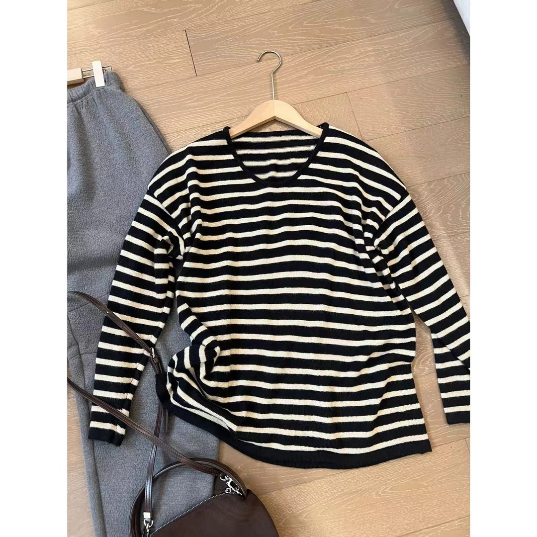 小静静一会 鸡心领经典黑白条纹百搭针织衫2408B3558