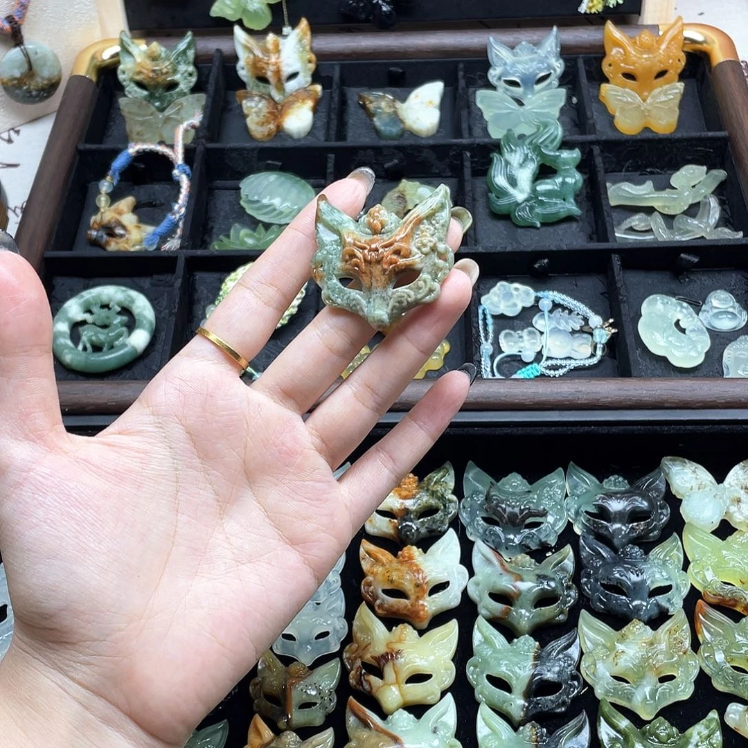 蛇纹石玉未镶嵌颈饰面具普通绳