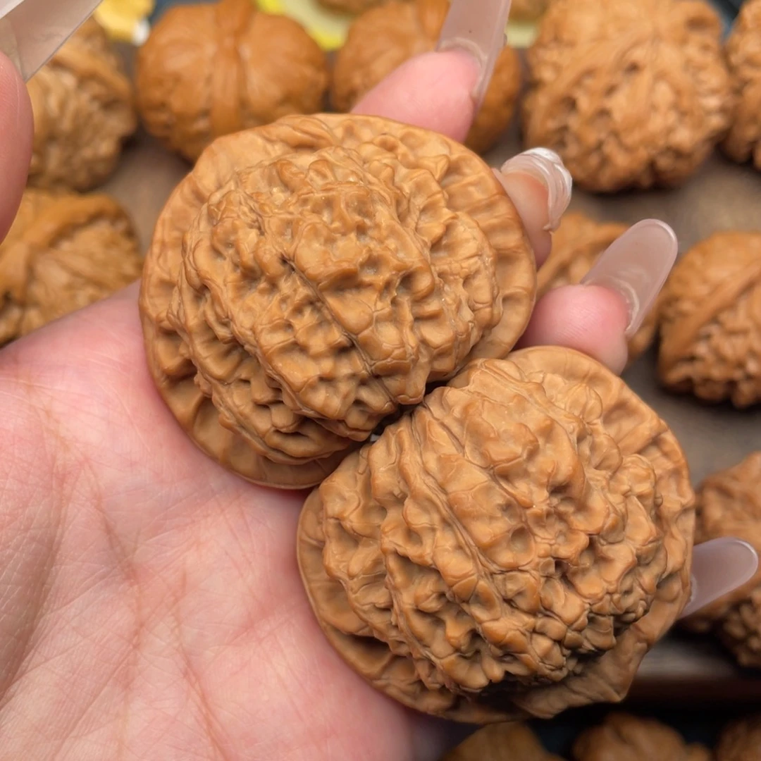 文玩核桃吊坠全品，精配大官帽49