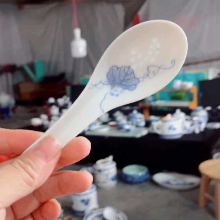 青花玲珑葡萄小勺子