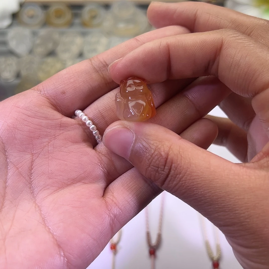 玛瑙/玉髓颈饰未镶嵌晴****?