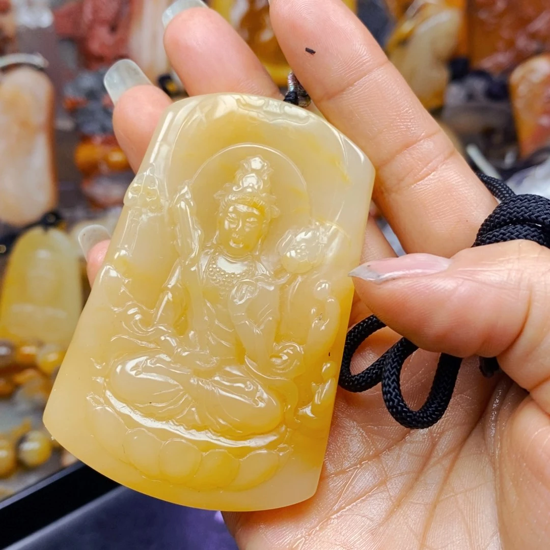 石英质玉（黄龙玉）未镶嵌颈饰