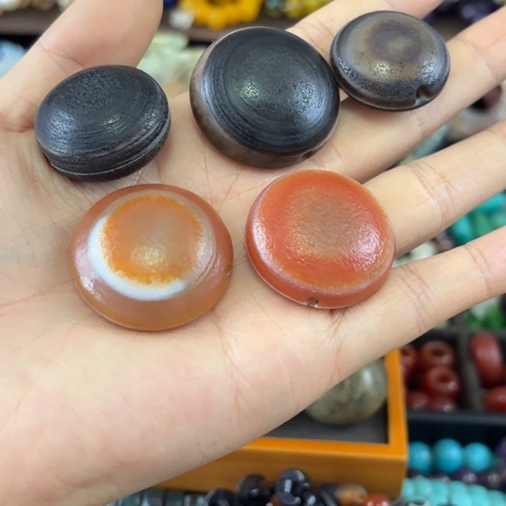 萝***莉玛瑙/玉髓颈饰未镶嵌