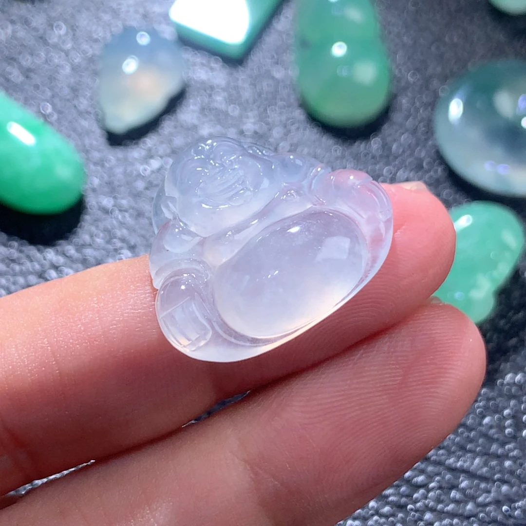 翡翠未镶嵌颈饰缅甸