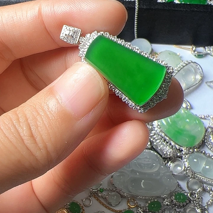 ****.翡翠18K金镶嵌吊坠(不含链)