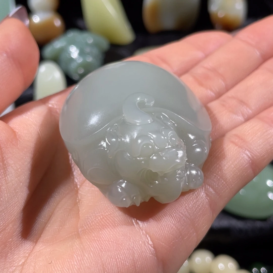 和田玉未镶嵌把件卢*潼