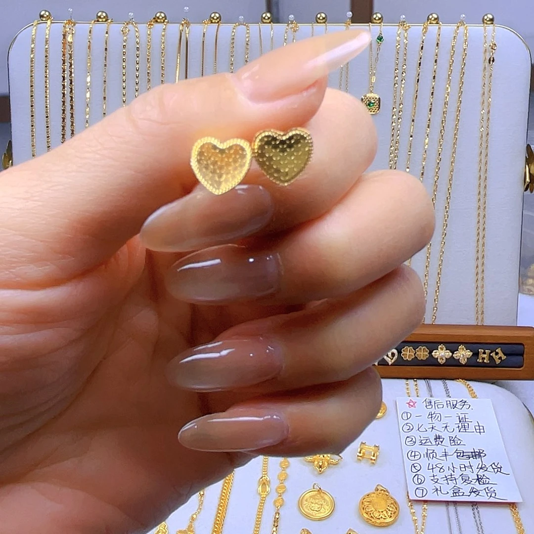 一物一证 先鉴后发 碎冰冰耳钉  1.87克