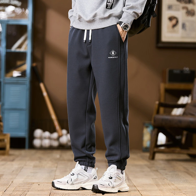 裤子男士秋季2025新款束脚裤外穿保暖休闲运动卫裤秋冬款加绒加厚