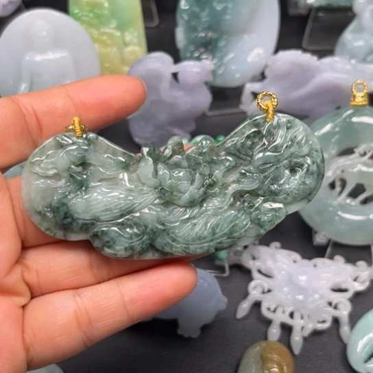 翡翠未镶嵌颈饰翡翠