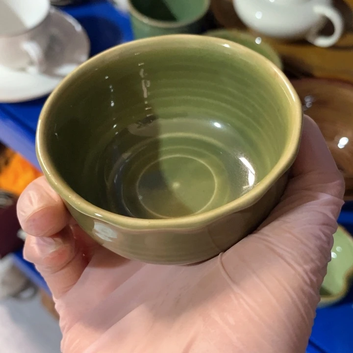 瓷片五厂绿釉花口盏口径8