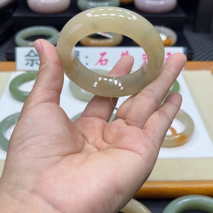 未镶嵌手镯石英质玉绿*