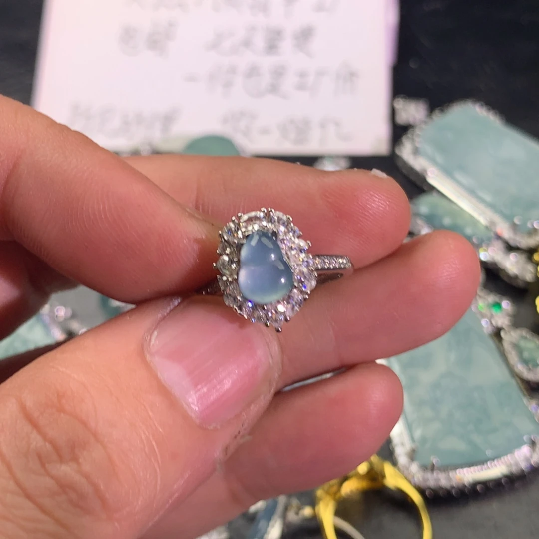 翡翠颈饰未镶嵌葫芦戒指