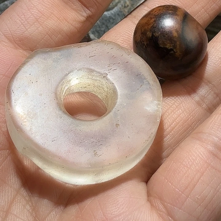 苏***少和田玉未镶嵌车挂