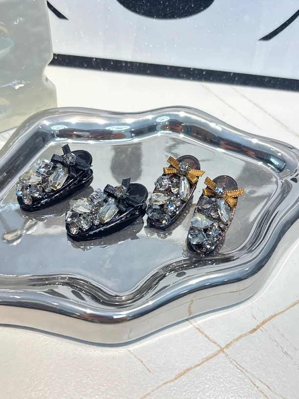 0213401915精致满钻蝴蝶结时尚小边夹一对