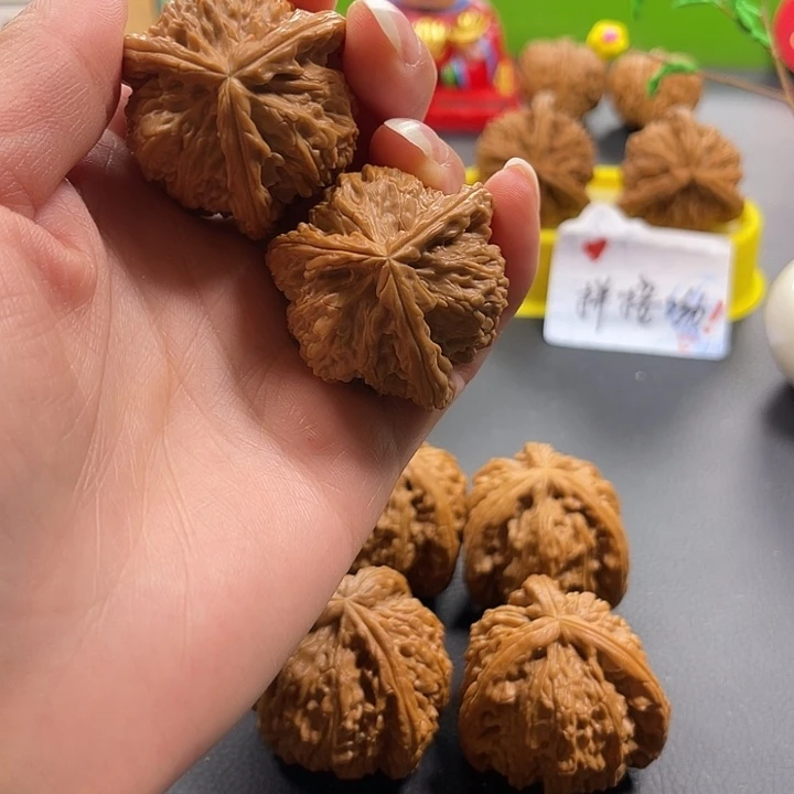 乀***，文玩核桃吊坠拼接白奔