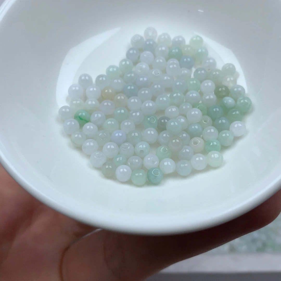 翡翠颈饰未镶嵌卡3➕。100颗。