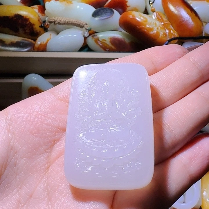 和田玉挂件未镶嵌虎**蓉