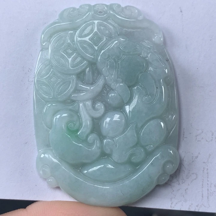 颈饰未镶嵌翡翠貔貅牌