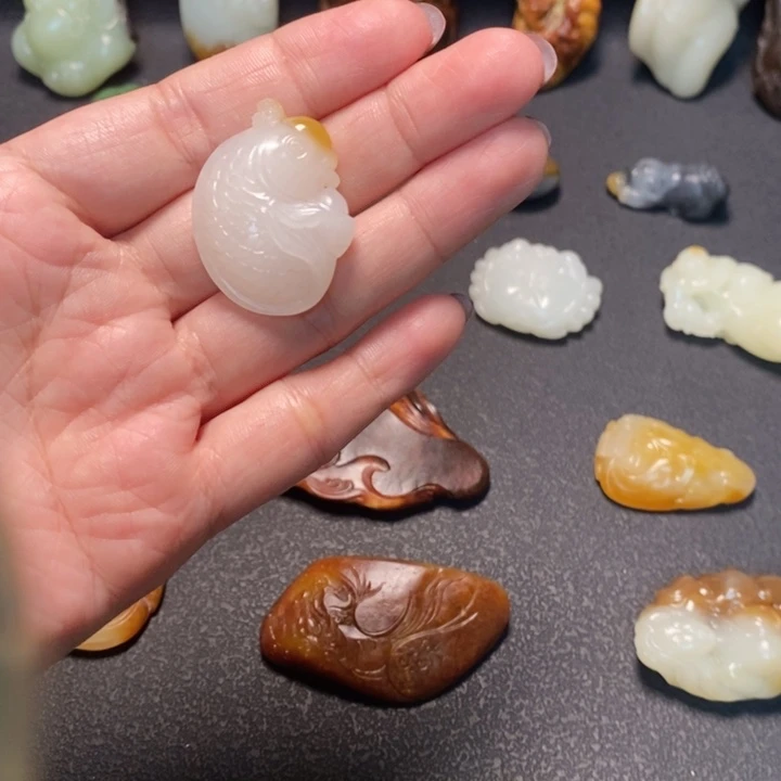 和田玉未镶嵌颈饰