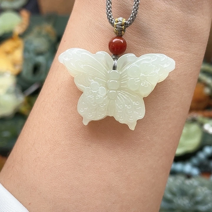 蛇纹石玉未镶嵌吊坠