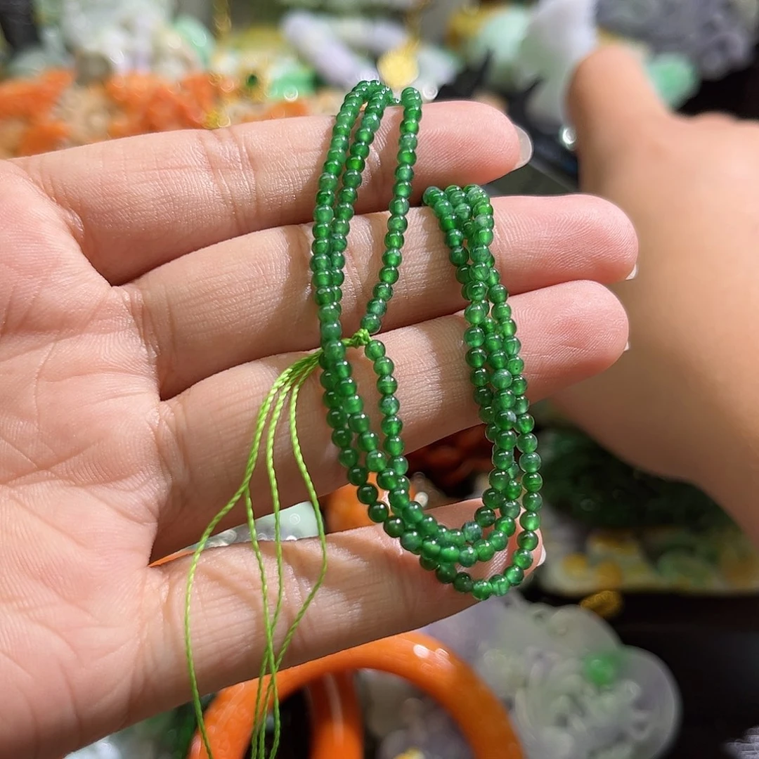 翡翠未镶嵌颈饰待编织