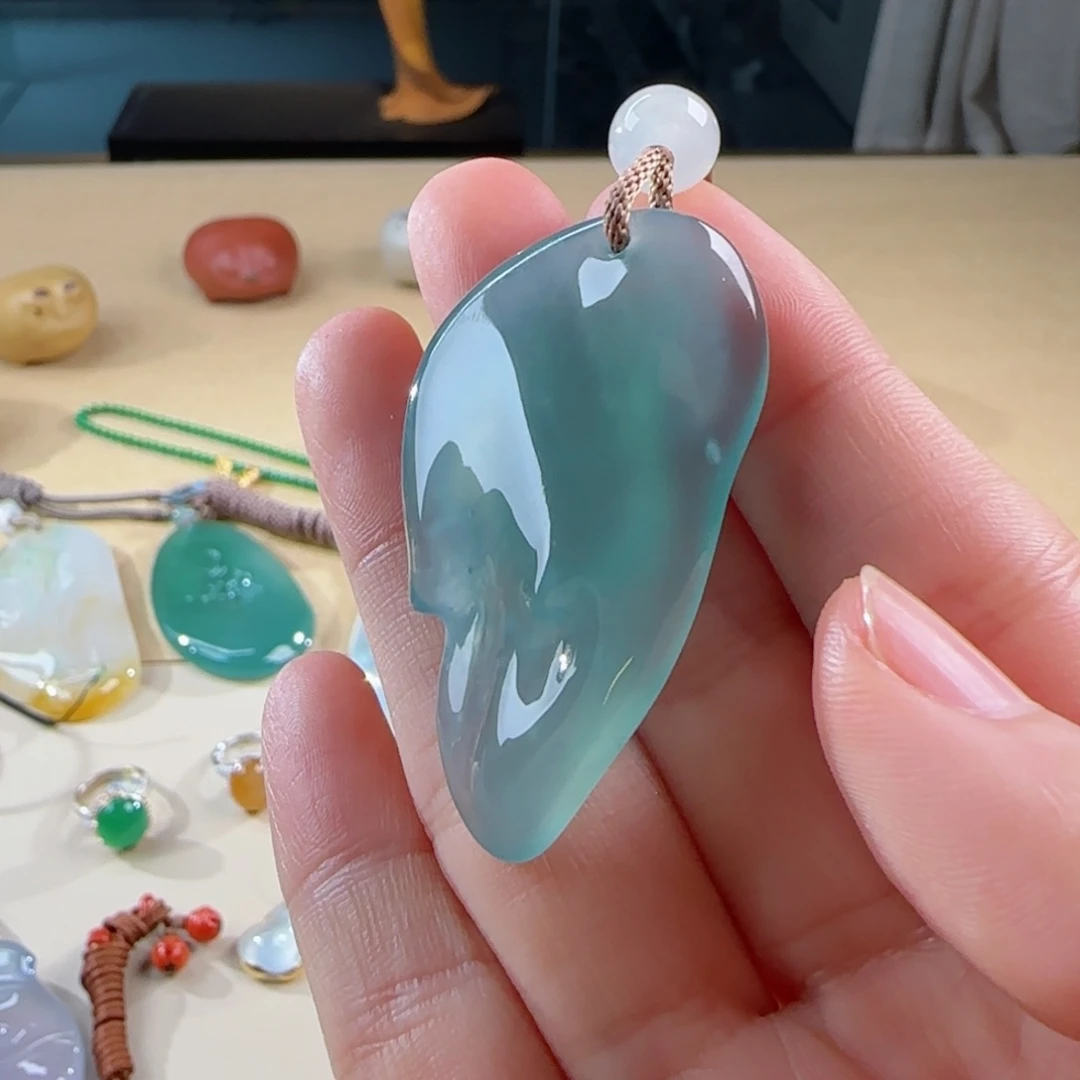 颈饰未镶嵌翡翠橦