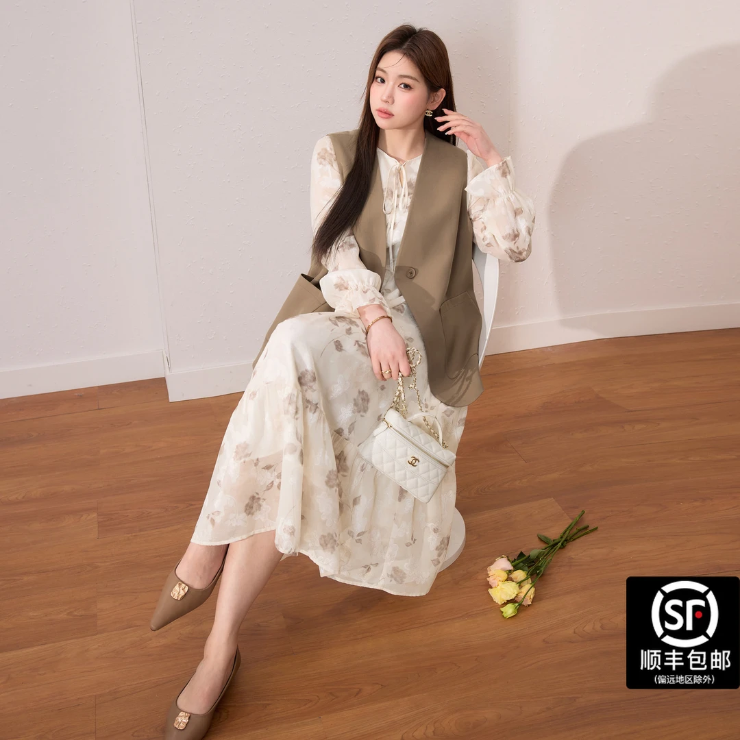 蓝语大码女装法式水墨印花连衣裙搭配宽松马甲2025秋季一整套穿搭