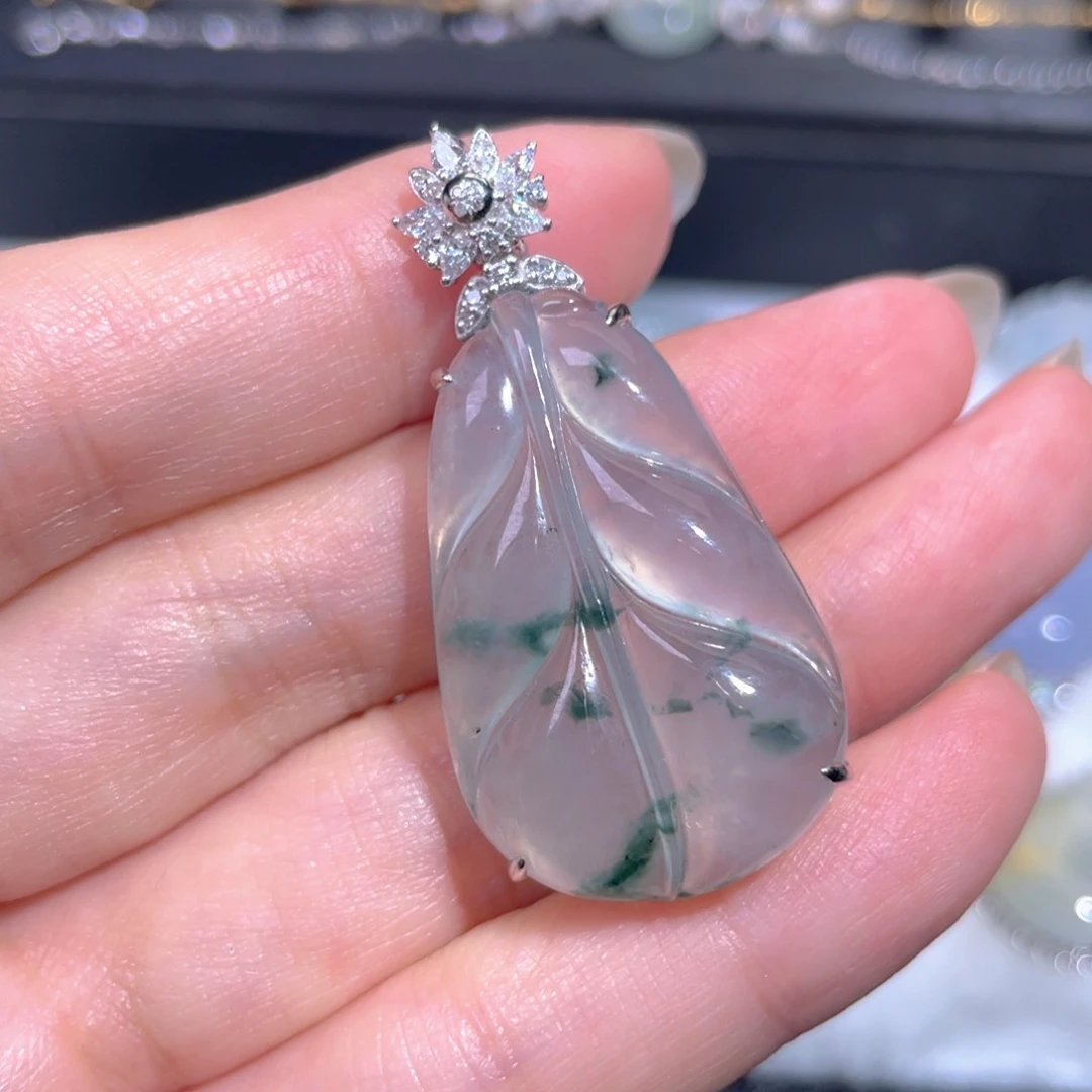 颈饰18K金镶嵌翡翠翡翠