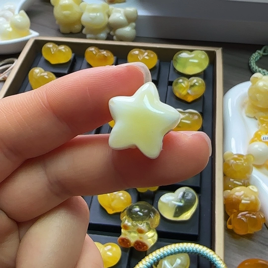 琥珀未镶嵌珠宝奇石