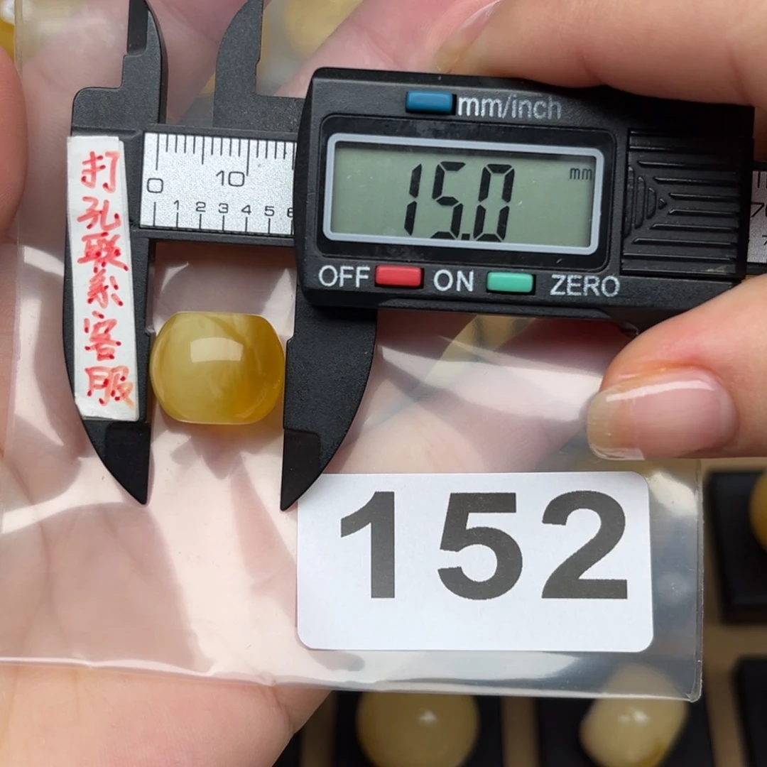 蜜蜡裸石未镶嵌原***啊微瑕