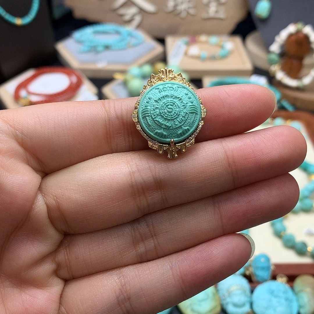 绿松石挂件18K金镶嵌