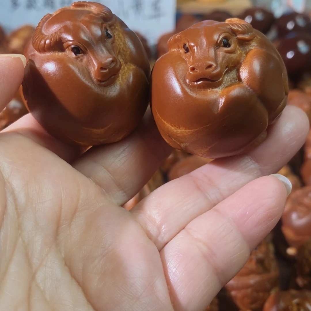 橄榄核把件大***哥扭转乾坤一对卡38