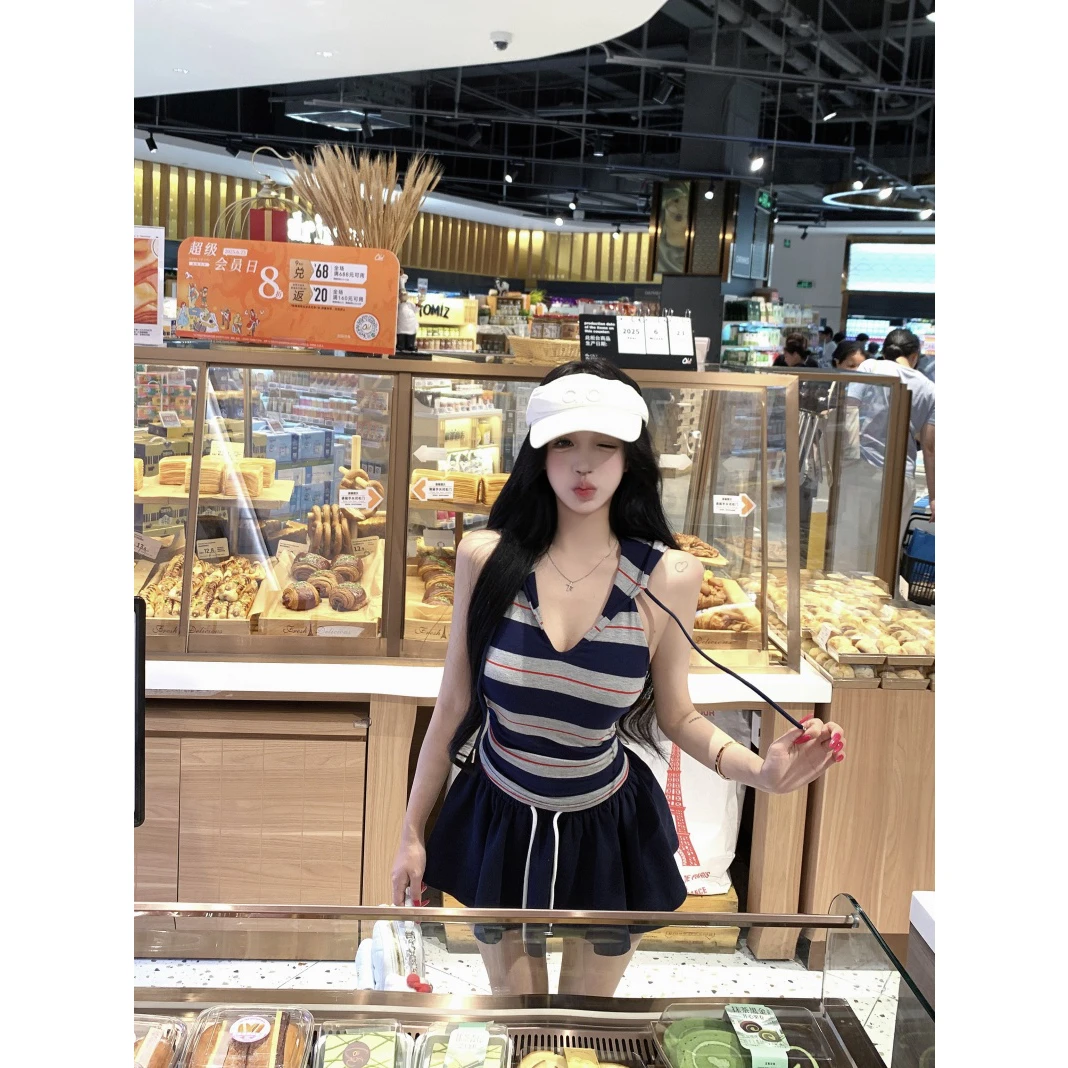 实拍实价 辣妹连帽条纹露背无袖抹胸背心设计感修身套装