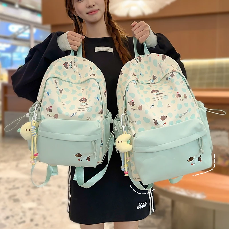 高颜值书包女初中生小学生二三四五六年级可爱小清新中学生双肩包