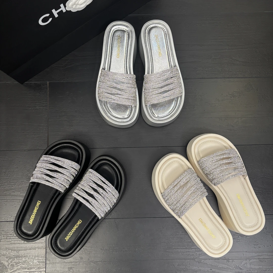 【妮妮专属】25夏季外穿百搭水钻高跟一字拖松糕厚底增高防滑凉拖鞋