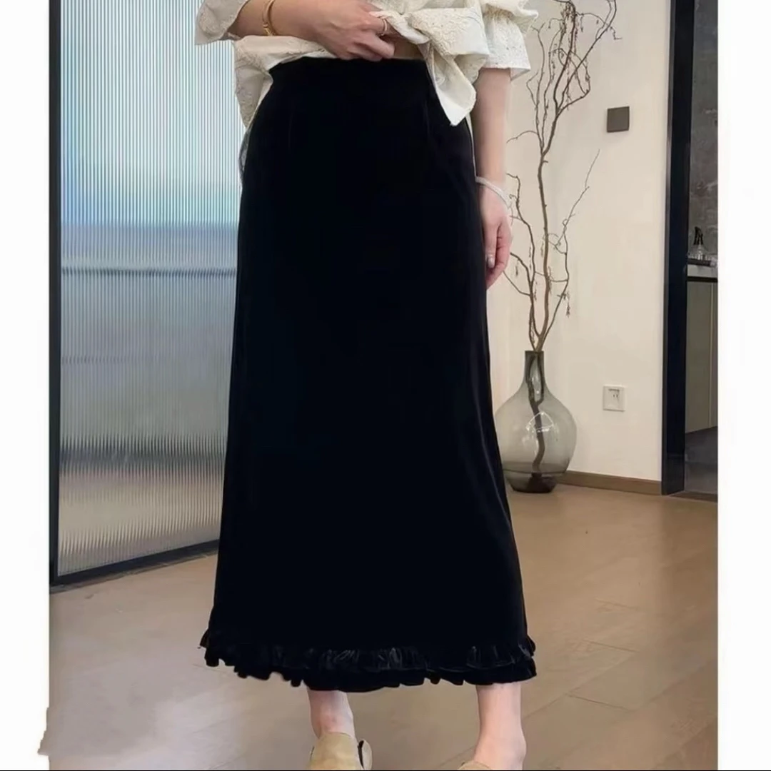 金丝绒木耳花边半身裙女2025秋冬季新款松紧腰中长款黑色直筒裙子