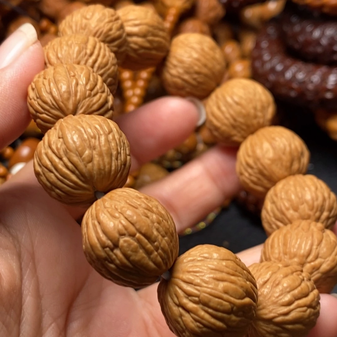 ****生猴头核桃手串猴头