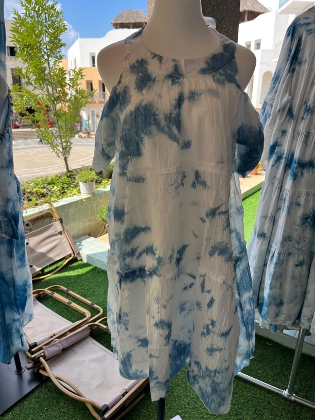 扎染贝壳漏肩连衣裙云浅蓝深独特设计适合旅拍