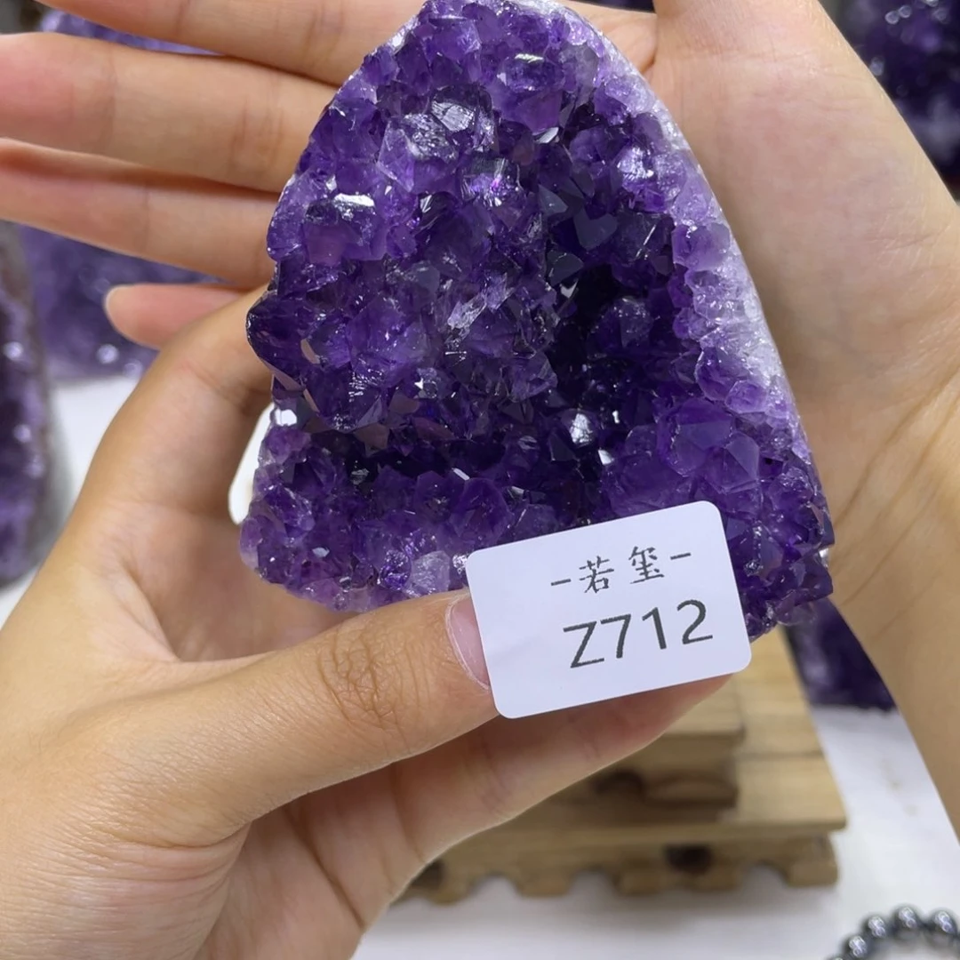 乌拉圭紫水晶摆件Z712