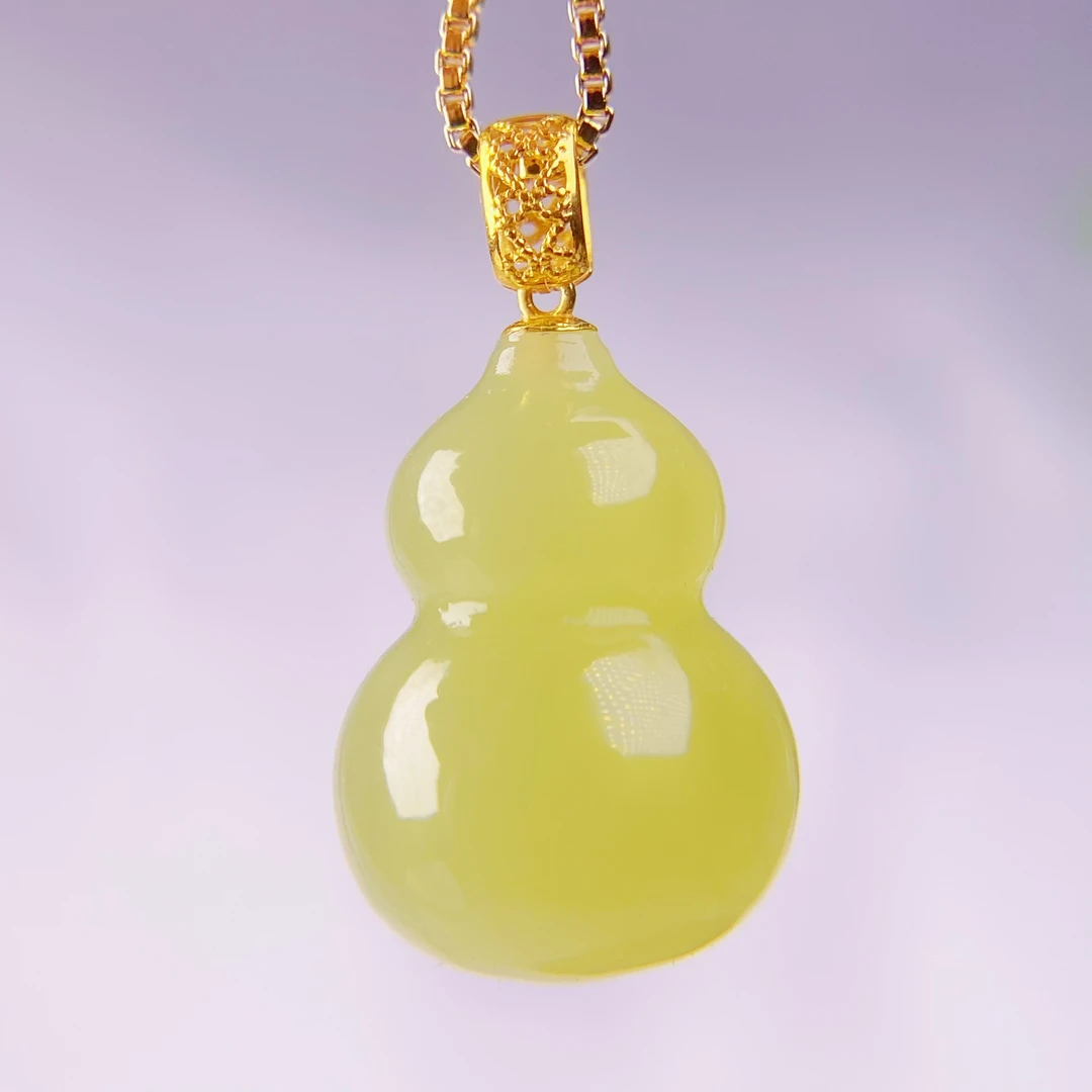 天然和田玉新疆若羌黄口鸡油黄18K金扣立体葫芦福禄吊坠挂件@0059