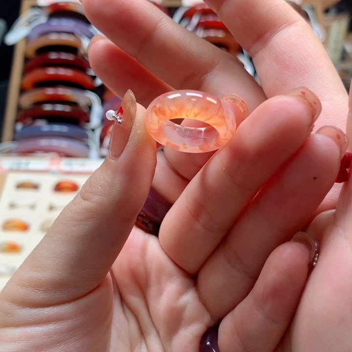 玛瑙/玉髓手串未镶嵌L****Y