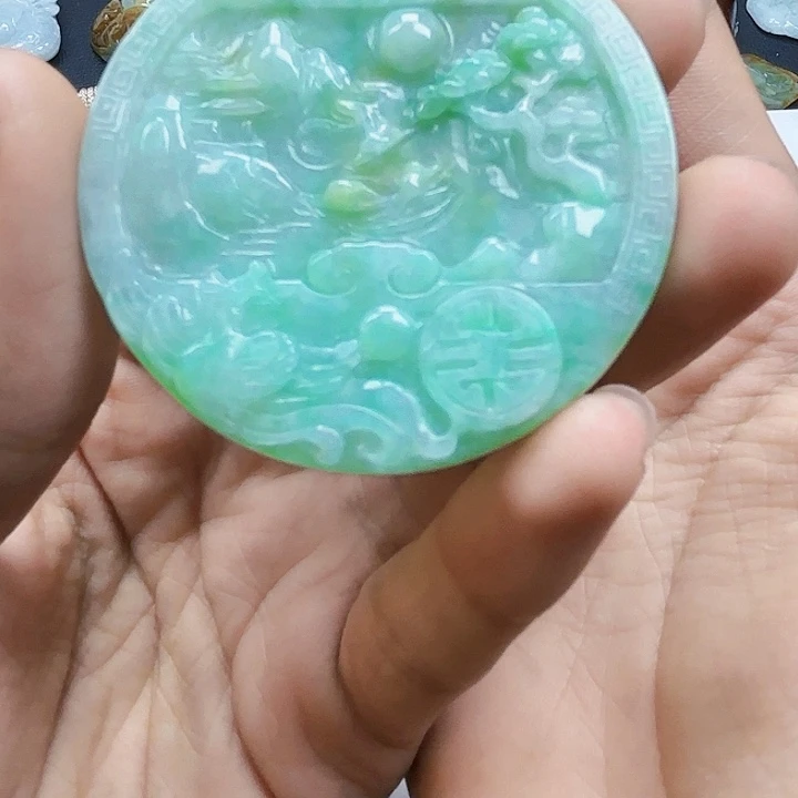 做***人翡翠未镶嵌颈饰天然翡翠直播闪购