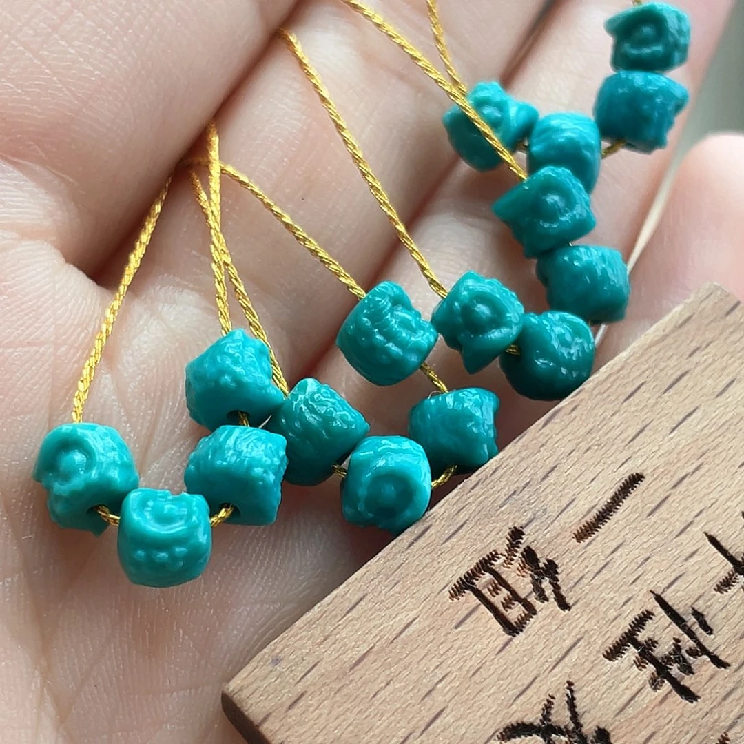未镶嵌绿松石颈饰