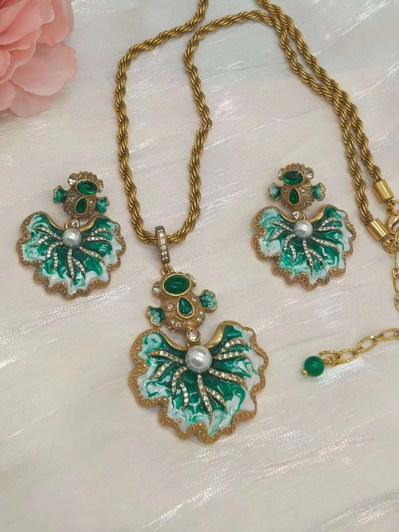 简约优雅时尚经典小金鱼饰品