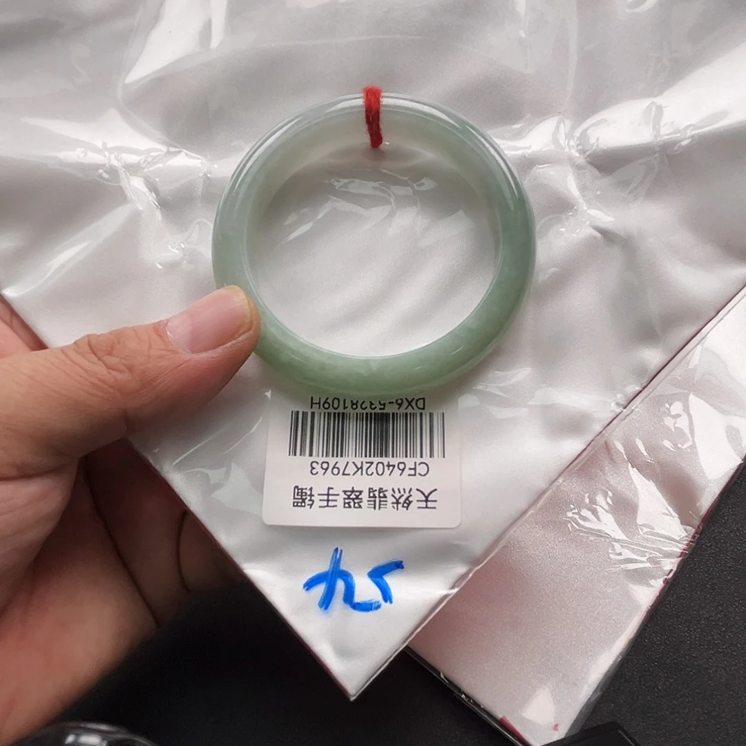 翡翠未镶嵌手镯手镯