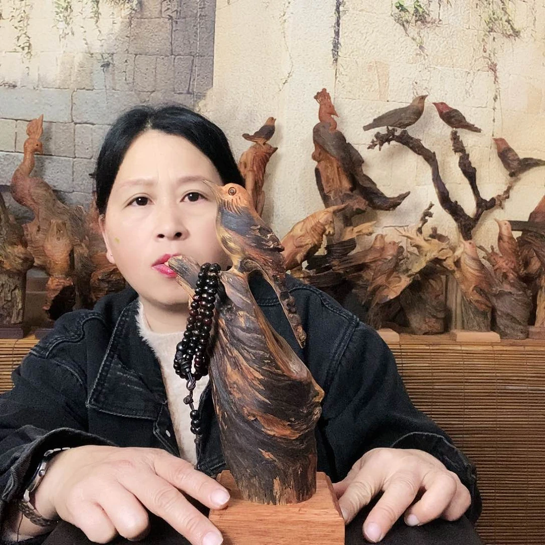 松木*️琥珀木雕行巧雕