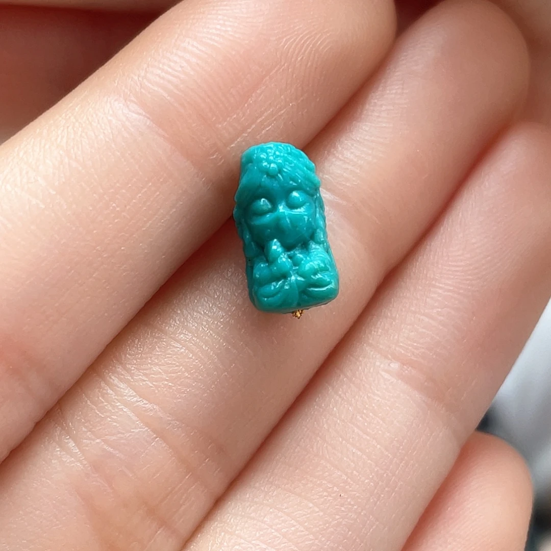 绿松石未镶嵌颈饰